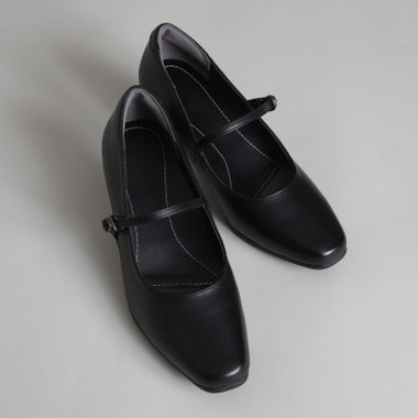 パンプス ベルト付きプレーン/ブラック