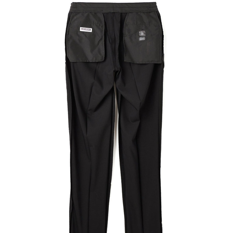 ＪＰ コンフォート 【JOHN PEARSE comfort】【春夏】2釦シングルスリーピーススーツ 1タック/ブラック×シャドーストライプ/ストレッチ/ウエストシャーリング仕様ULTRA MOVE/SHOWER CLEAN/※裾上げ必要 黒