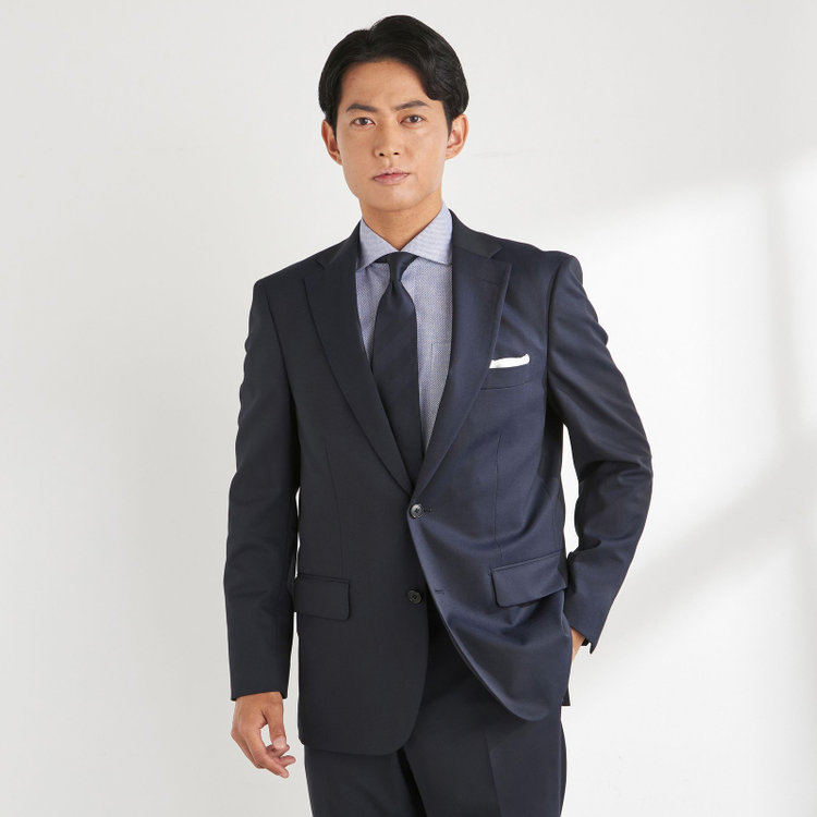 ＫＡＮＳＡＩＭＡＮ 【KANSAIMAN collection】【秋冬】2釦シングルスーツ ショートタック/ネイビー×シャドーストライプ/ULTRA MOVE/※裾上げ必要 紺中間