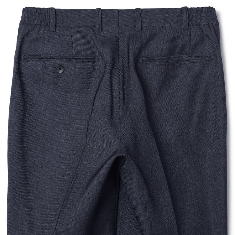 ＪＰ コンフォート 【JOHN PEARSE comfort】【年間】2釦シングルスリーピーススーツ ショートタック/ネイビー/ウエストシャーリング仕様/「ULTRA MOVE」ストレッチ・ウォッシャブル/※裾上げ必要 青中間