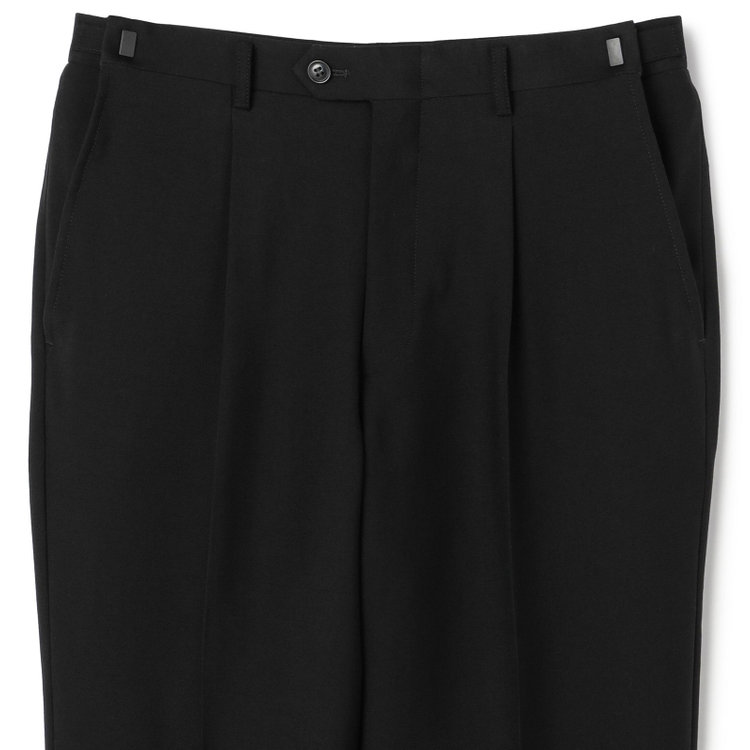 ジャスリー 【JASLEY】【秋冬】濃染加工/2釦シングルフォーマルスーツ 1タックパンツ/生活撥水加工/アジャスター付/※裾上げ必要 黒