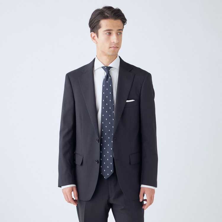 ＫＡＮＳＡＩＭＡＮ 【KANSAIMAN collection】【秋冬】2釦シングルスーツ ショートタック/ネイビー×ストライプ/SHOWER CLEAN/※裾上げ必要 紺中間