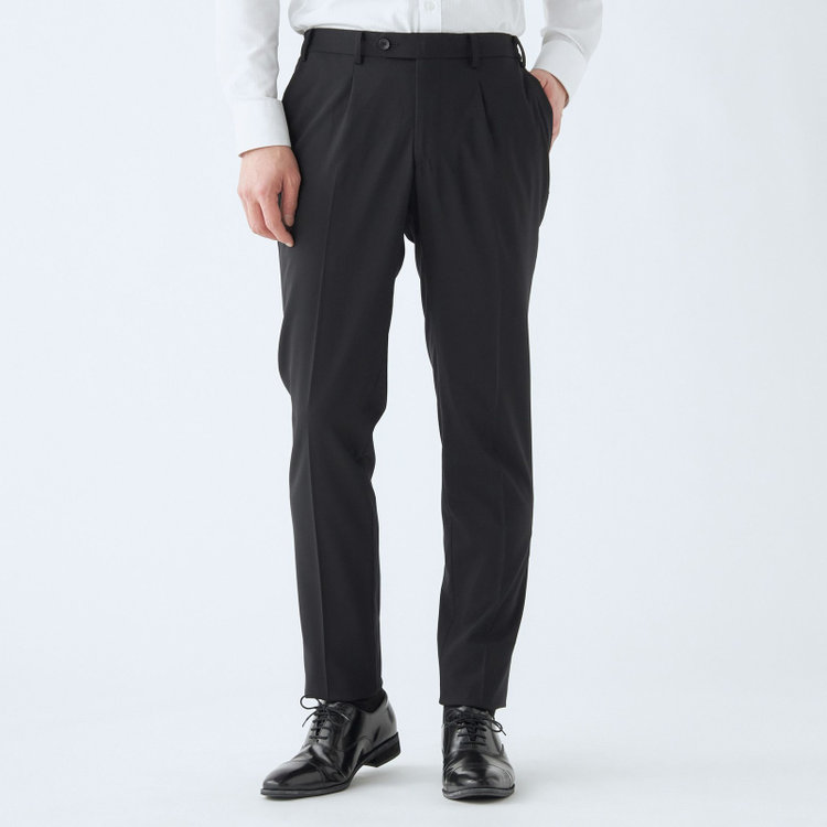 ＪＰ コンフォート 【JOHN PEARSE comfort】【春夏】2釦シングルスリーピーススーツ 1タック/ブラック×シャドーストライプ/ストレッチ/ウエストシャーリング仕様ULTRA MOVE/SHOWER CLEAN/※裾上げ必要 黒