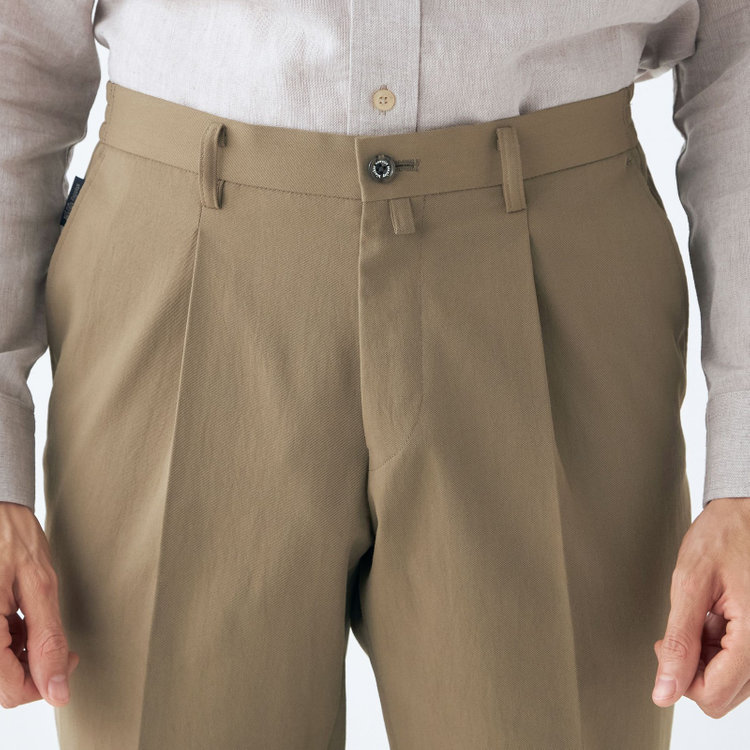 スタンリーブラッカ 【stanley blacker new york】【春夏】1タックテーパードパンツ/カーキ×テックコットンストレッチ/ウエストシャーリング仕様/※裾上げ必要 緑淡色