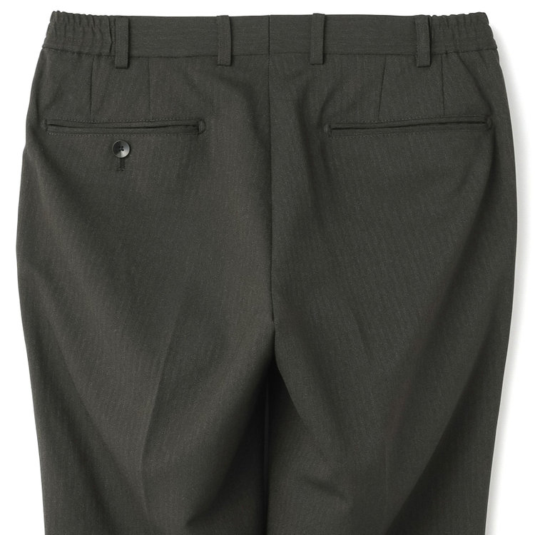 ＪＰ コンフォート 【JOHN PEARSE comfort】【年間】2釦シングルスリーピーススーツ ショートタック/カーキ/ウエストシャーリング仕様/「ULTRA MOVE」ストレッチ・ウォッシャブル/※裾上げ必要 緑中間